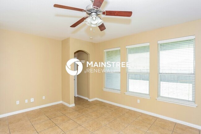 Photo - 3 Bedroom Pet-Friendly Home in Crowley, TX with Main Street Renewal