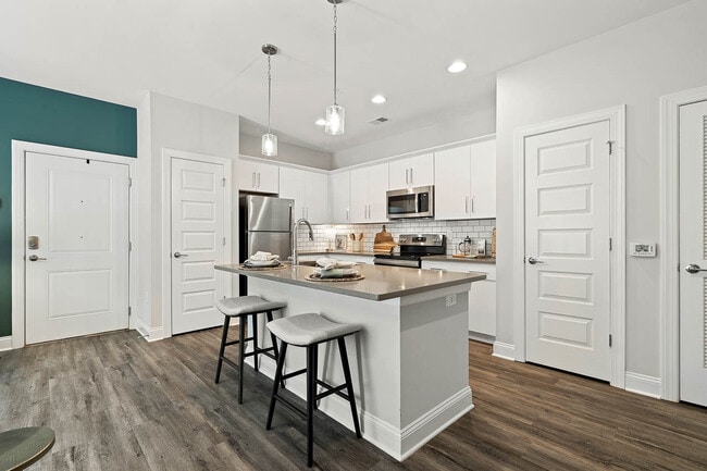 Photo - Hawthorne Waterstone