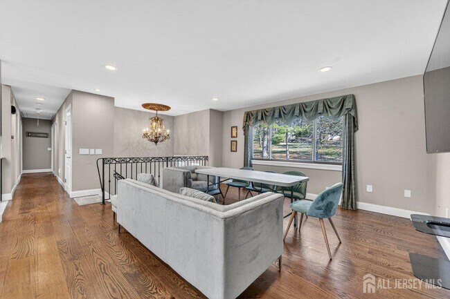 Photo - 2289 Brookside Dr