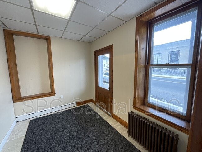 Photo - 104 N Main St