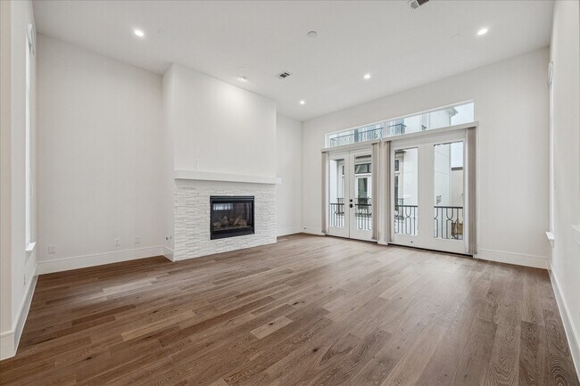 Photo - 1659 Bingle Rd