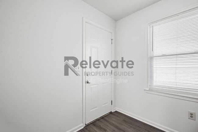 Photo - 402 Dupuy Ave