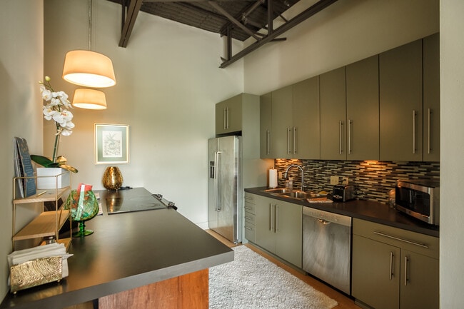 Photo - 509 W Spring St