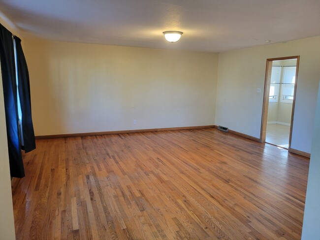 Photo - 819 Beattie Cir