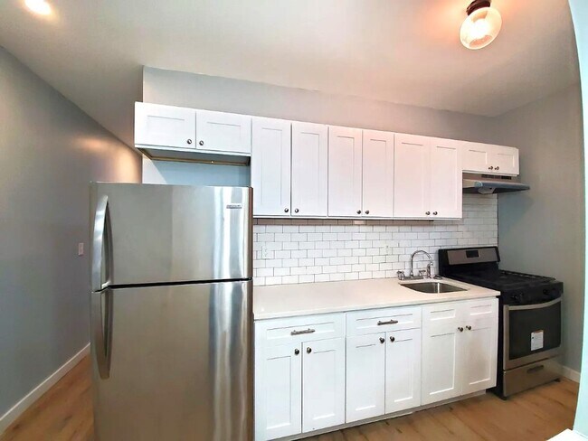 Building Photo - 139 N 11th St