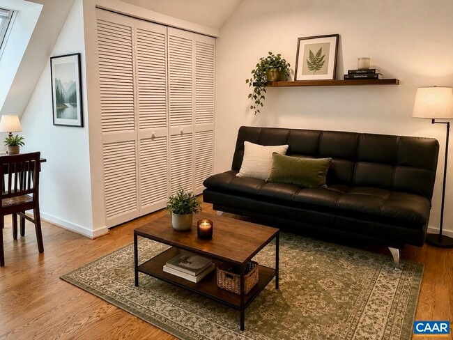 Photo - 301 2nd St NW