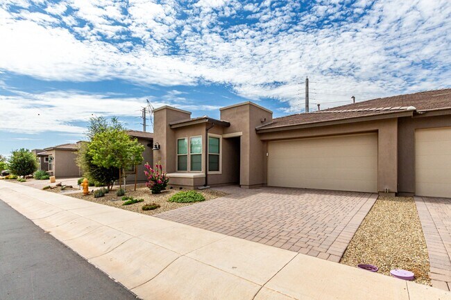 Photo - Luxury 2BR + Den Townhome in Amenity-Packed Community - Encanterra