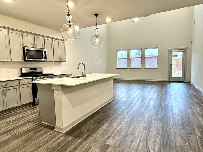 Photo - 13916 Lubeck Dr