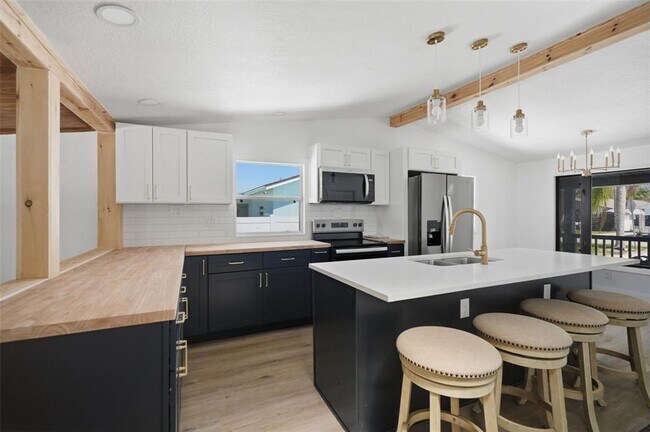 Photo - 7037 McCray Dr