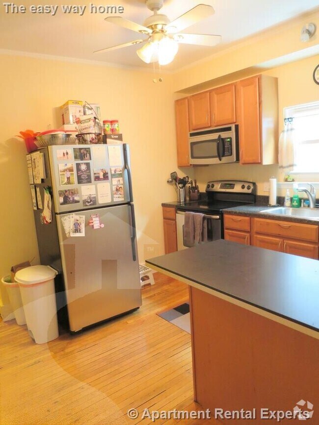Building Photo - 11 Burnside Ave Unit 1 Rental
