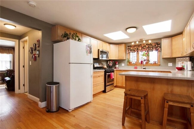 Photo - 253 Fairfax Dr