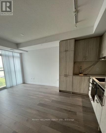Photo - 60 Honeycrisp Cres Unit 708