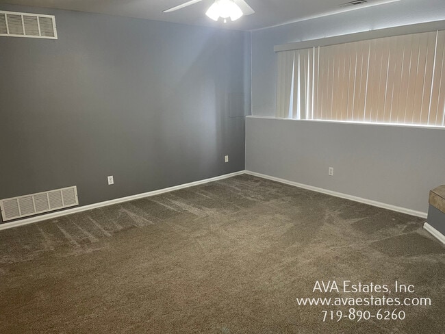 Photo - 719 E Laporte Dr