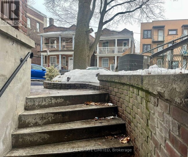 Photo - 417 Crawford St