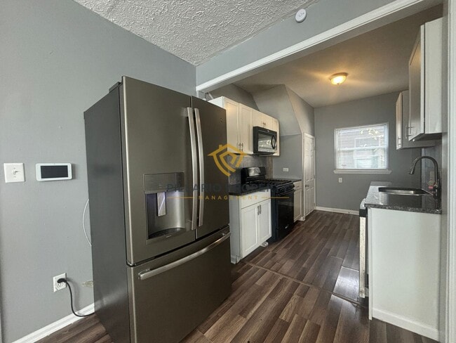 Photo - $500 OFF MOVE-IN SPECIAL!! Located Minutes from Downtown and Children's Museum 3/1.5 Beauty!