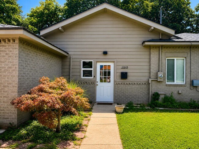 Photo - 5501 S Newport Ave