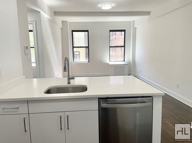 Photo - EAST 37 STREET Unidad 4D