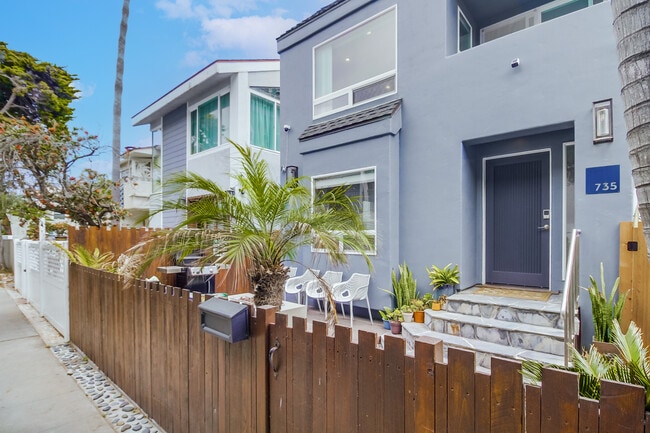 Photo - 735 Whiting Ct