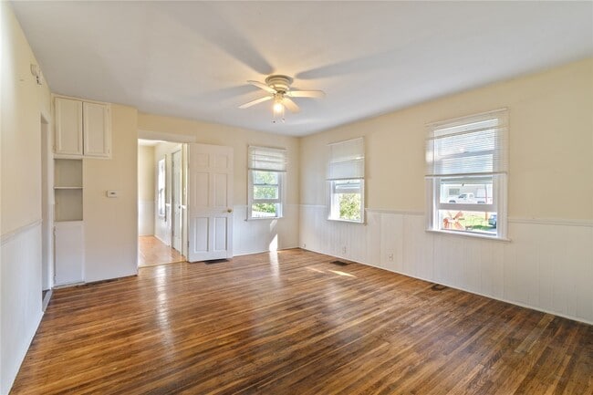 Photo - 250 Sanford St