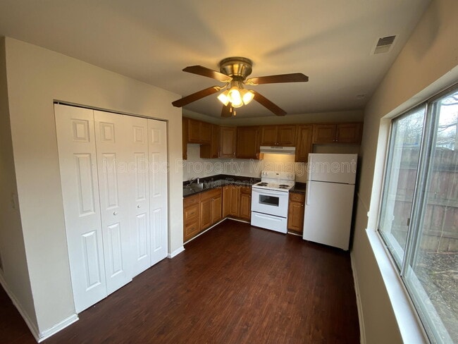 Photo - 928 Bellows Ave