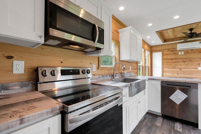 2025 Tiny Home in Grand Bay - 2025 Tiny Home in Grand Bay