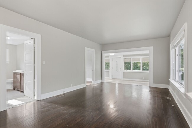 Photo - 3136 E Edgewood Ave