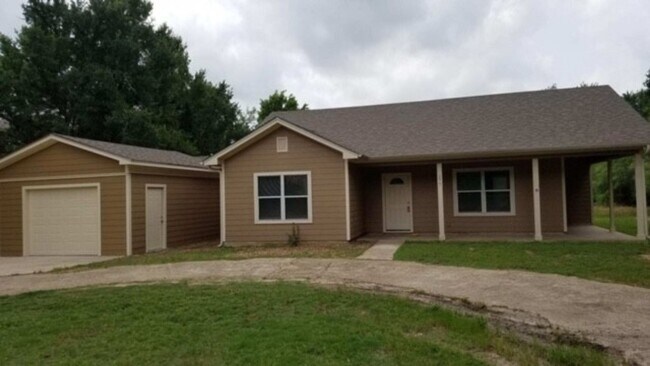 Building Photo - TAHITIAN VILLAGE ENTERTAINING READY -  3 BEDROOM / 2 BATH HOME