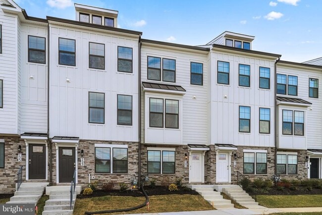 Building Photo - 721 Courier Ln