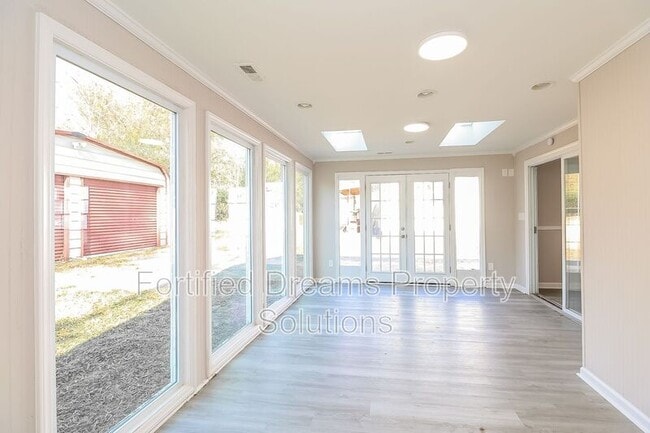 Photo - 2909 Glendale Ave