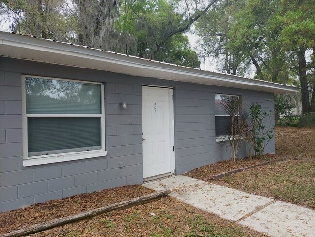 Building Photo - Coming Soon! 2 Bedroom, 1 Bathroom Duplex ...