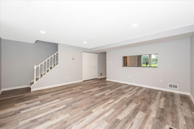 Photo - 214 Ashfield Ct