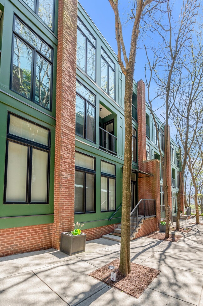 Building Photo - 622 W Main St Unit 103