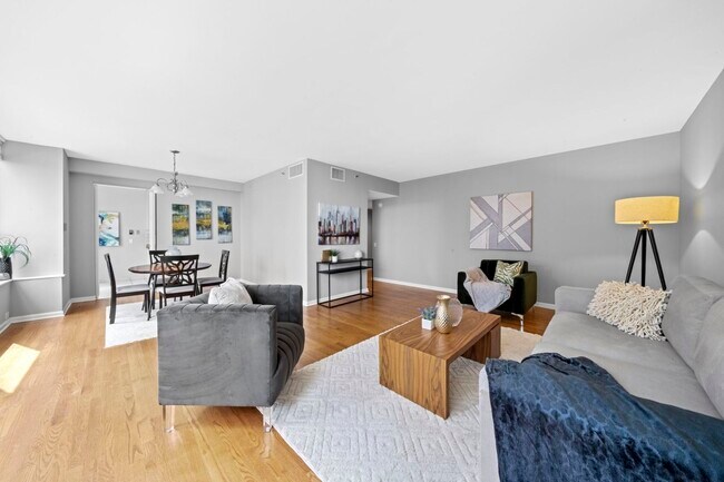 Photo - 400 E Ohio St Unidad 1804