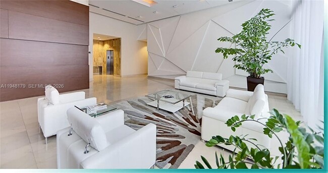 Photo - 79 SW 12th St Unidad 3008-S