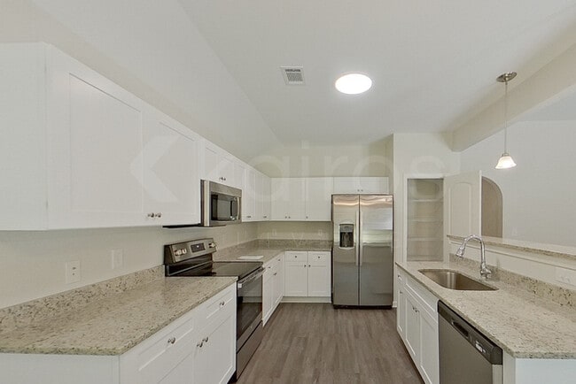 114 Live Oak Dr