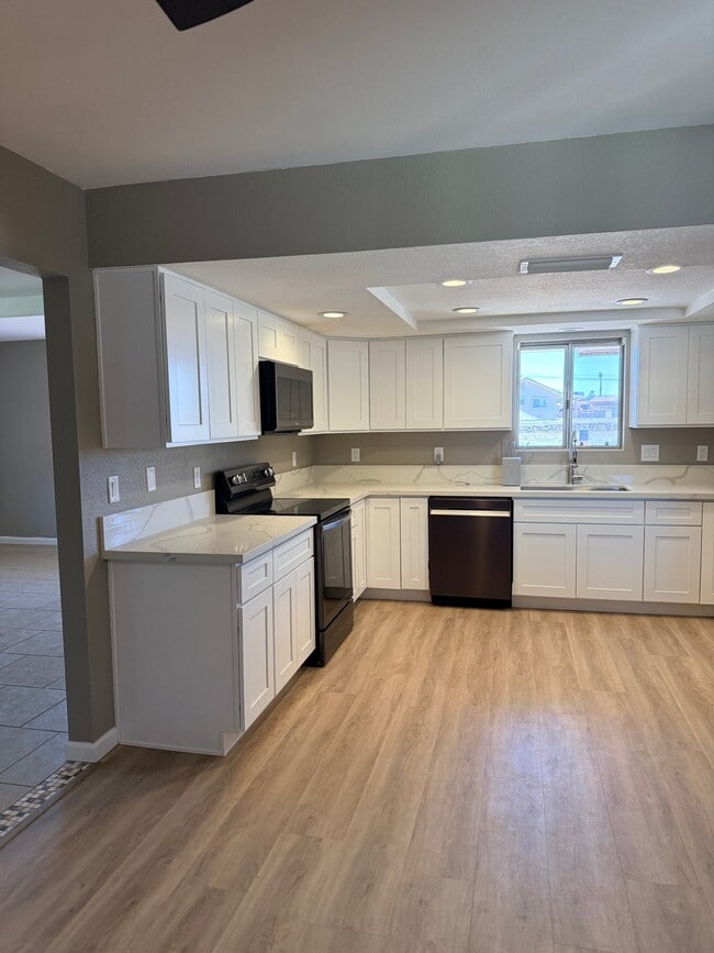 Photo - 1785 Beavertail Dr