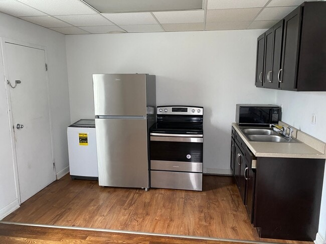 Photo - 91 Maccorkle Ave SW Unit C