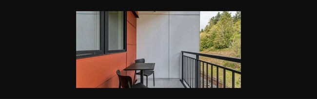 Traxx Apartments
