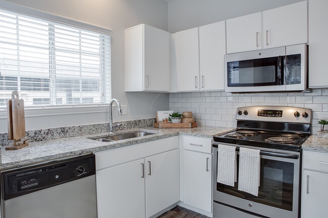 Recurso Residencial 17-29 - The Palmer at Las Colinas