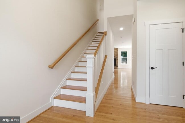 Photo - 1113 Chevron Rd