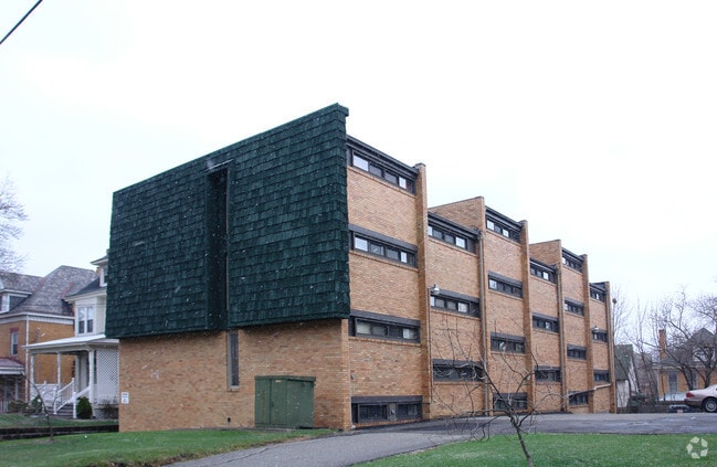 Treehouse Apartments