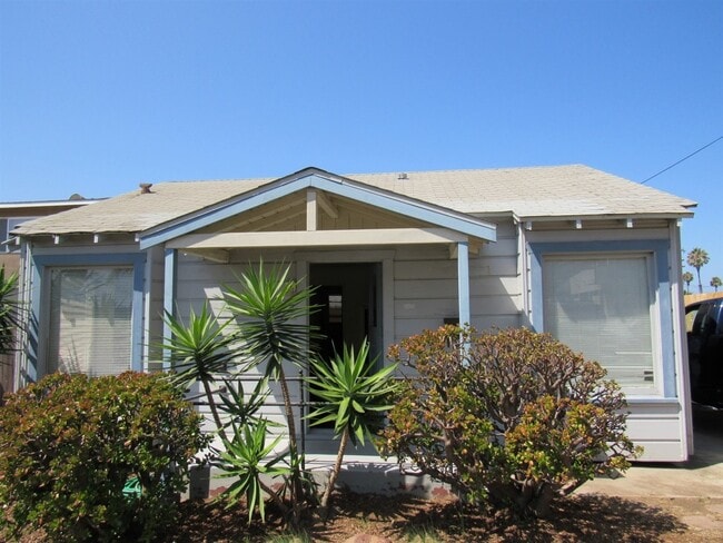 Photo - 1215 S Ditmar St House