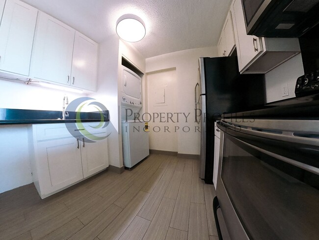 Photo - 1 Bedroom, 1 Bath condo unit at The Elms Unidad 802