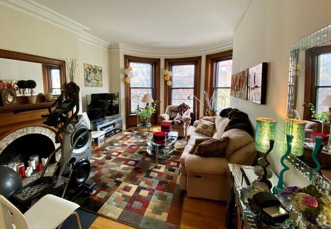 Building Photo - 510 Beacon St Rental
