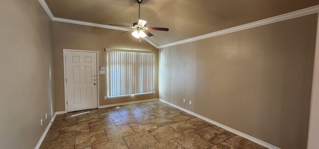 Photo - Beautiful 3 bed/2 bath Duplex off of Bunny...