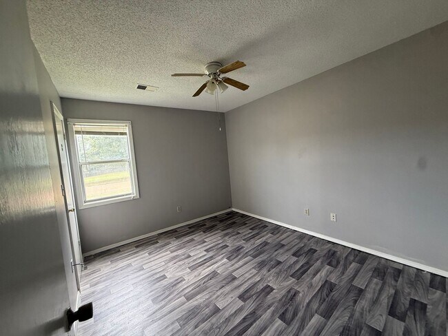 109 Matthews Dr