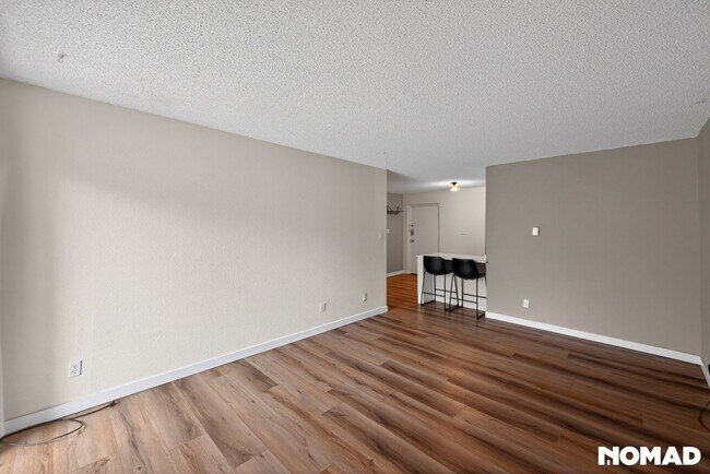 Photo - 1250 Golden Cir
