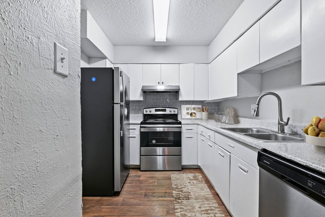 Building Photo - MacArthur Place at 183 Rental