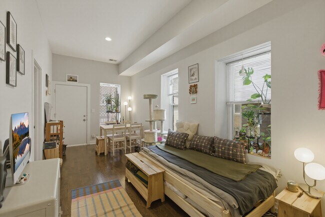 1854 W 18th St Unit 1R