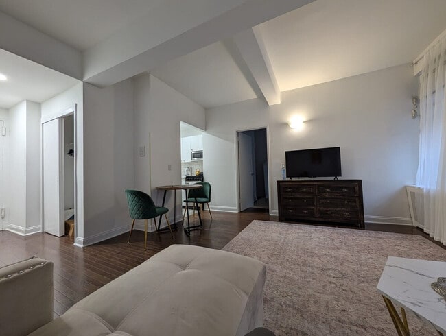 Photo - 221 E 50th St Unit ID1323997P